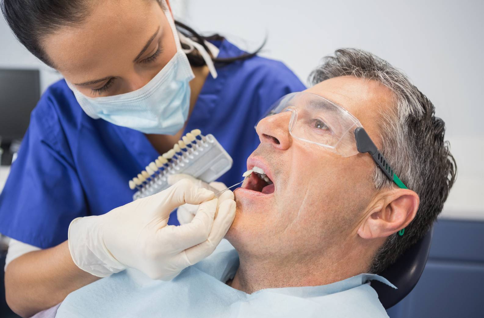 How much does a full set of veneers cost in Turkey?